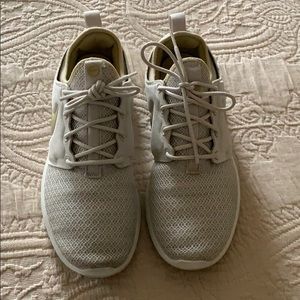 Nike Roshe W size 8